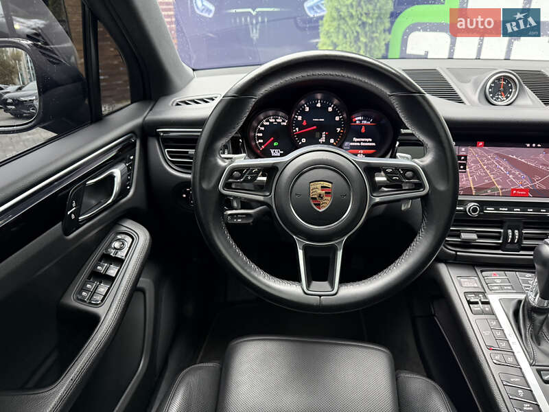 Внедорожник / Кроссовер Porsche Macan 2020 в Киеве