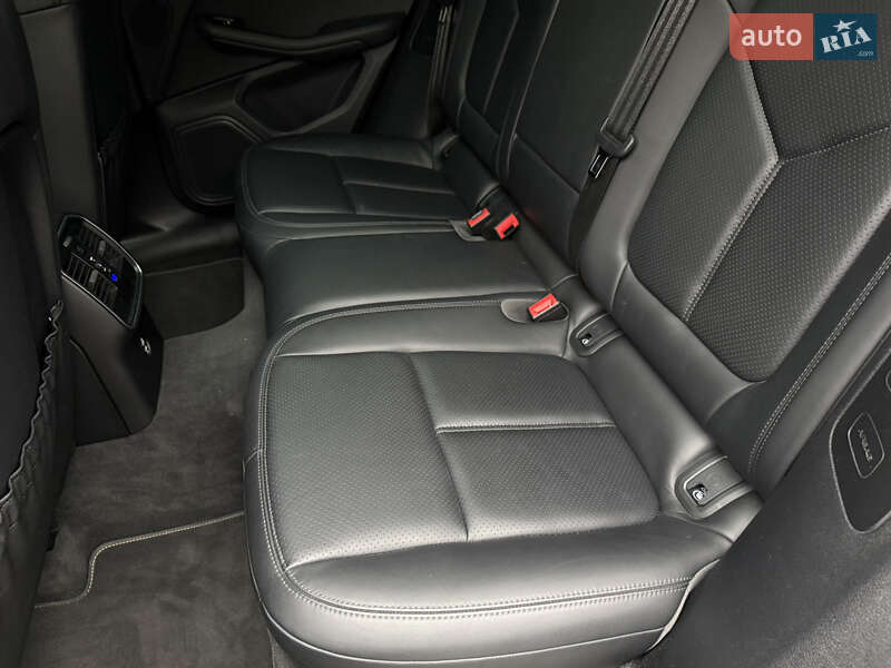 Внедорожник / Кроссовер Porsche Macan 2020 в Киеве