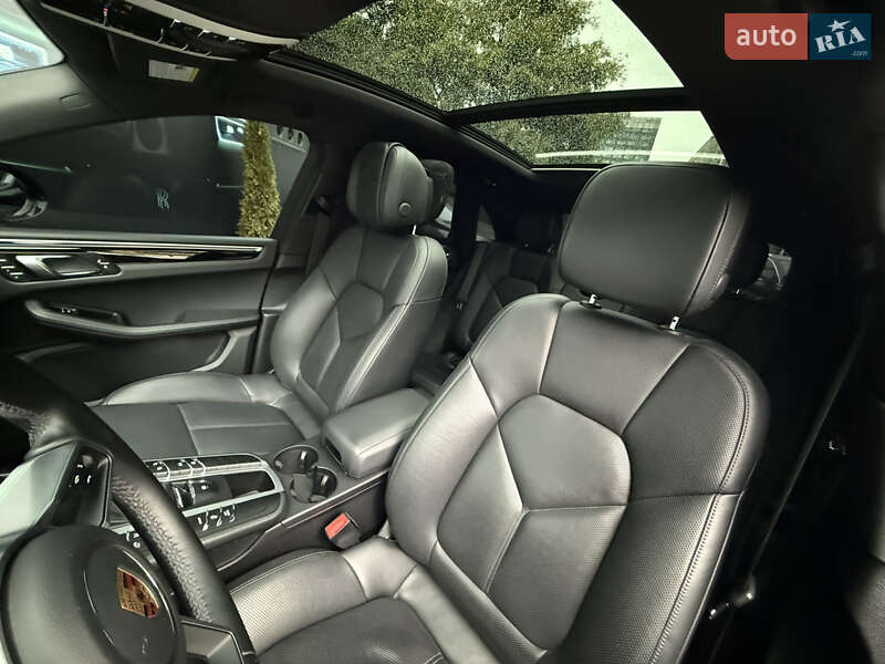 Внедорожник / Кроссовер Porsche Macan 2020 в Киеве