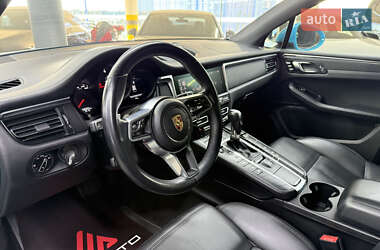 Внедорожник / Кроссовер Porsche Macan 2018 в 