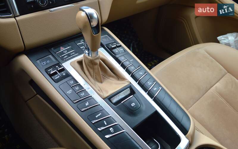Внедорожник / Кроссовер Porsche Macan 2015 в Одессе