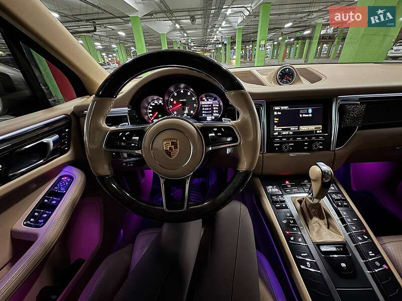 Внедорожник / Кроссовер Porsche Macan 2014 в Киеве