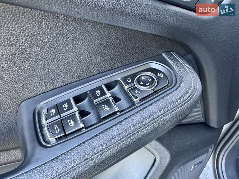 Внедорожник / Кроссовер Porsche Macan 2014 в Киеве