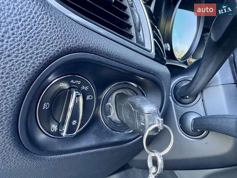 Внедорожник / Кроссовер Porsche Macan 2014 в Киеве