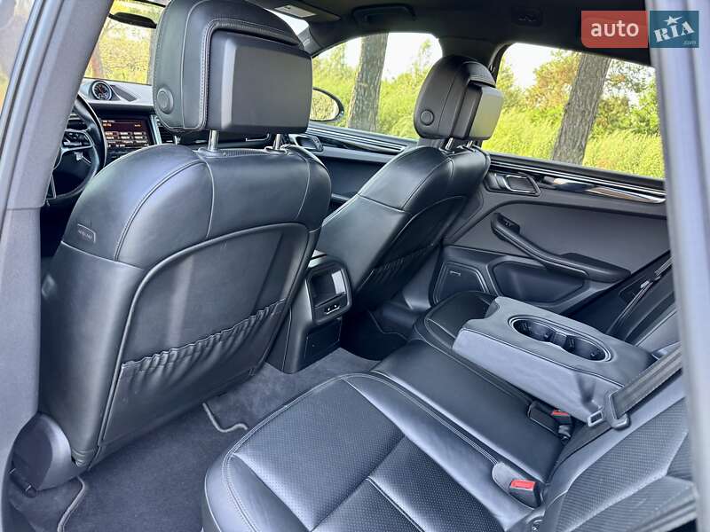 Внедорожник / Кроссовер Porsche Macan 2014 в Киеве