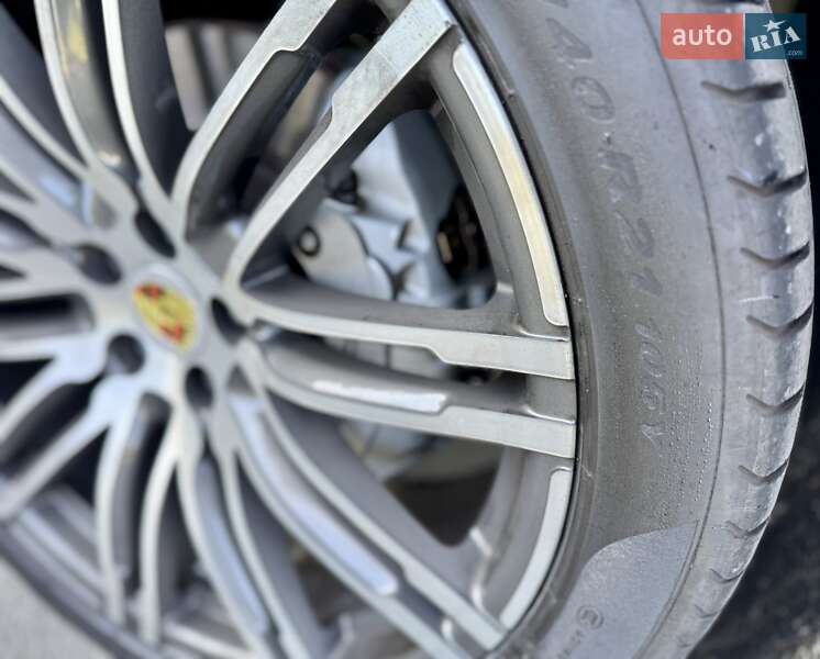 Внедорожник / Кроссовер Porsche Macan 2014 в Киеве