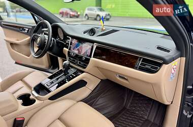 Внедорожник / Кроссовер Porsche Macan 2021 в 