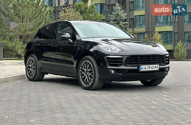 Внедорожник / Кроссовер Porsche Macan 2015 в 