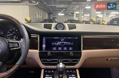 Внедорожник / Кроссовер Porsche Macan 2024 в 