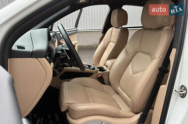 Внедорожник / Кроссовер Porsche Macan 2023 в 