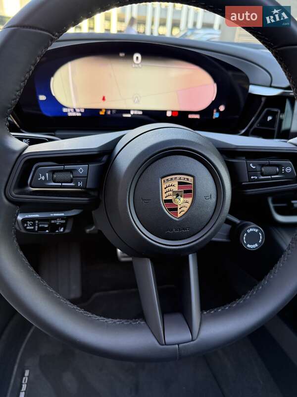 Внедорожник / Кроссовер Porsche Macan 2024 в Киеве