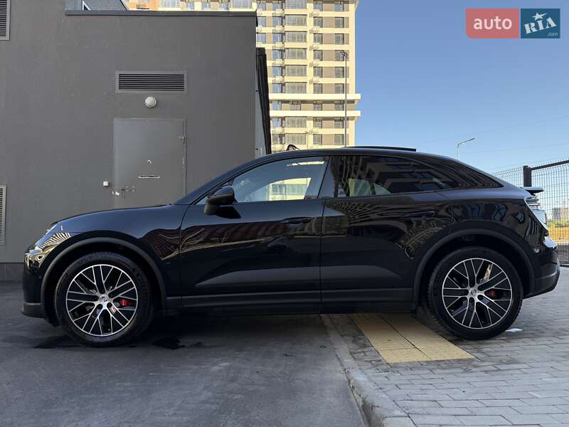 Внедорожник / Кроссовер Porsche Macan 2024 в Киеве