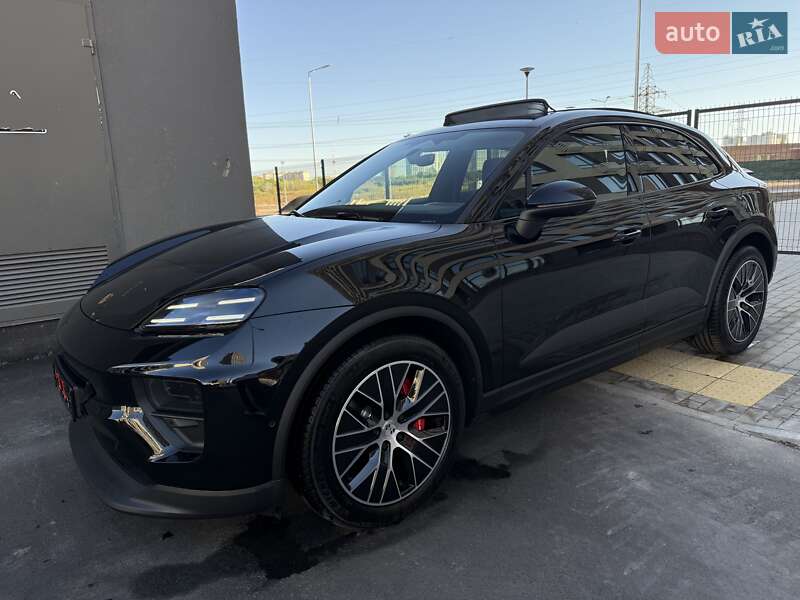 Внедорожник / Кроссовер Porsche Macan 2024 в Киеве