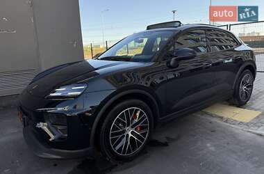 Внедорожник / Кроссовер Porsche Macan 2024 в 