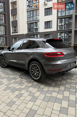 Внедорожник / Кроссовер Porsche Macan 2016 в 