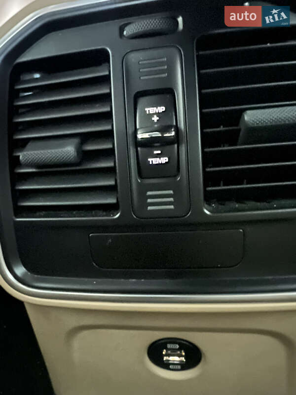 Внедорожник / Кроссовер Porsche Macan 2019 в Киеве