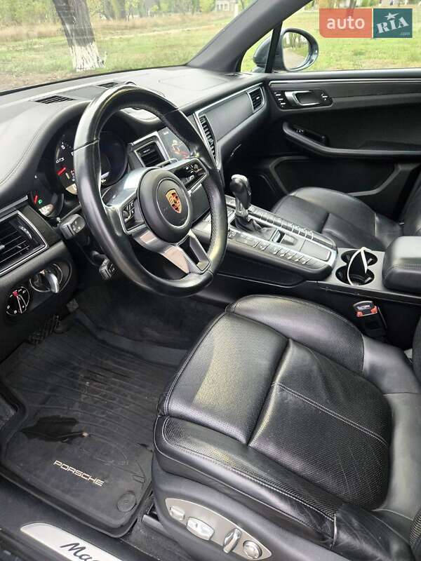 Позашляховик / Кросовер Porsche Macan 2016 в Кам'янському