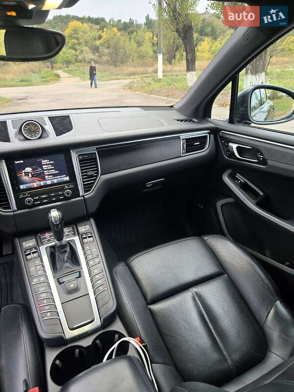 Позашляховик / Кросовер Porsche Macan 2016 в Кам'янському