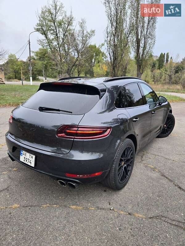 Позашляховик / Кросовер Porsche Macan 2016 в Кам'янському