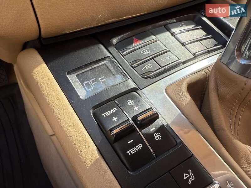Внедорожник / Кроссовер Porsche Macan 2014 в Одессе