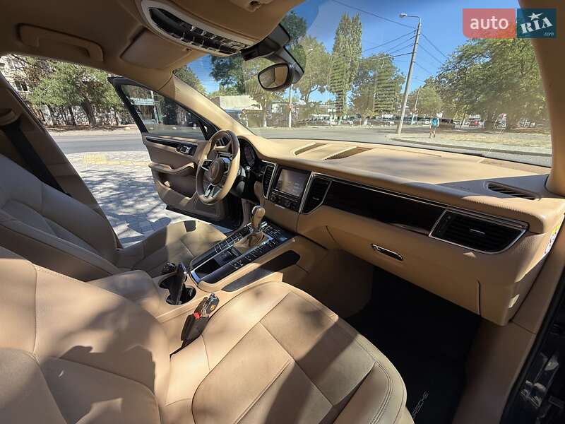Внедорожник / Кроссовер Porsche Macan 2014 в Одессе