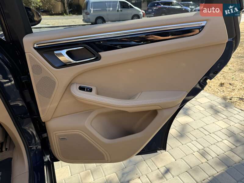 Внедорожник / Кроссовер Porsche Macan 2014 в Одессе