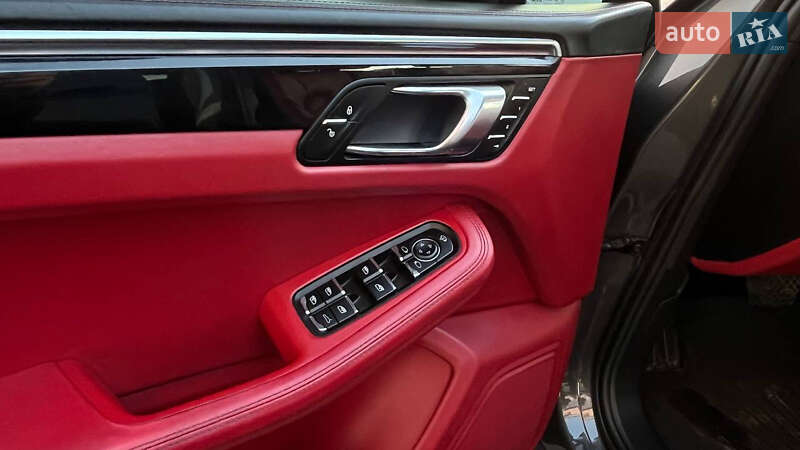 Внедорожник / Кроссовер Porsche Macan 2014 в Хмельницком