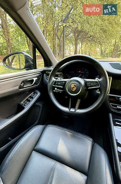 Внедорожник / Кроссовер Porsche Macan 2023 в 