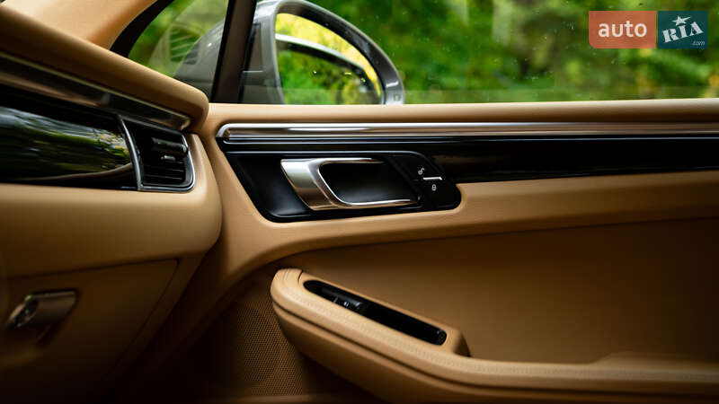 Внедорожник / Кроссовер Porsche Macan 2015 в Львове