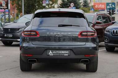 Внедорожник / Кроссовер Porsche Macan 2018 в 