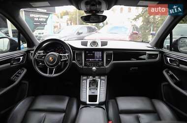 Внедорожник / Кроссовер Porsche Macan 2018 в 