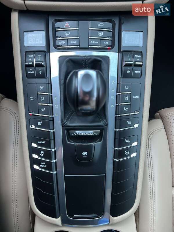 Внедорожник / Кроссовер Porsche Macan 2019 в Киеве