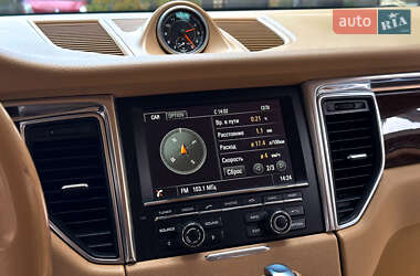 Внедорожник / Кроссовер Porsche Macan 2014 в 