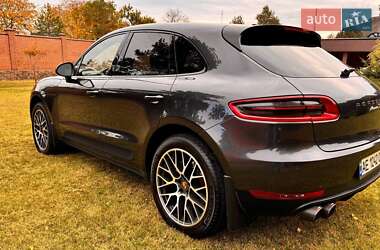 Внедорожник / Кроссовер Porsche Macan 2017 в 