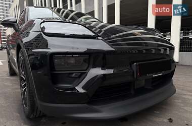 Внедорожник / Кроссовер Porsche Macan 2024 в Киеве
