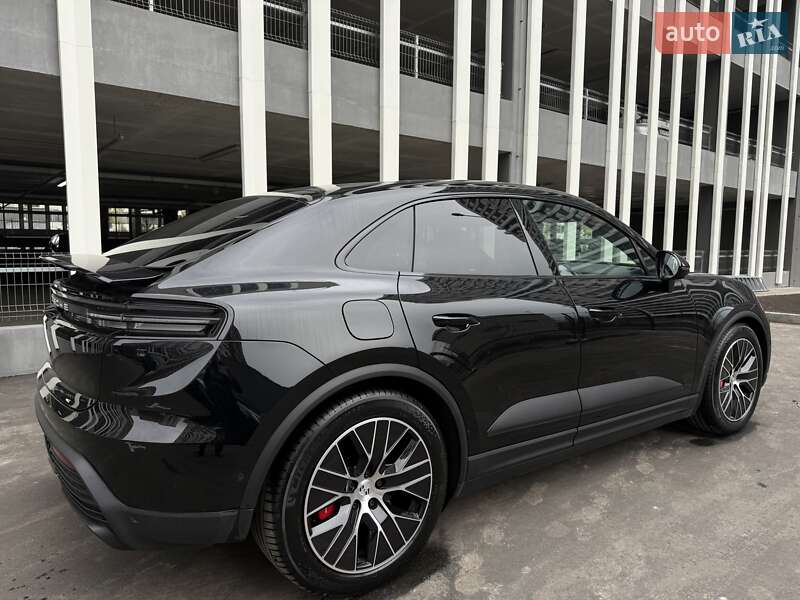 Позашляховик / Кросовер Porsche Macan 2024 в Києві