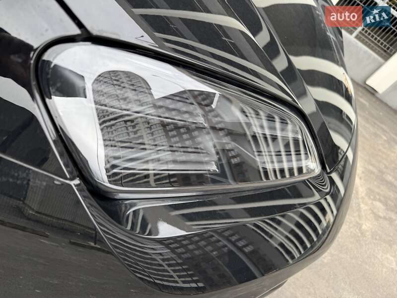 Позашляховик / Кросовер Porsche Macan 2024 в Києві