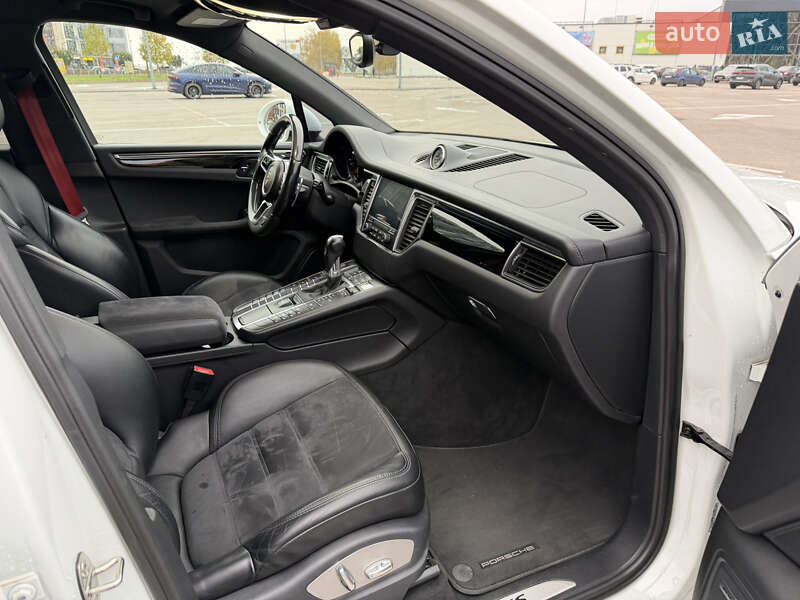 Внедорожник / Кроссовер Porsche Macan 2016 в Киеве