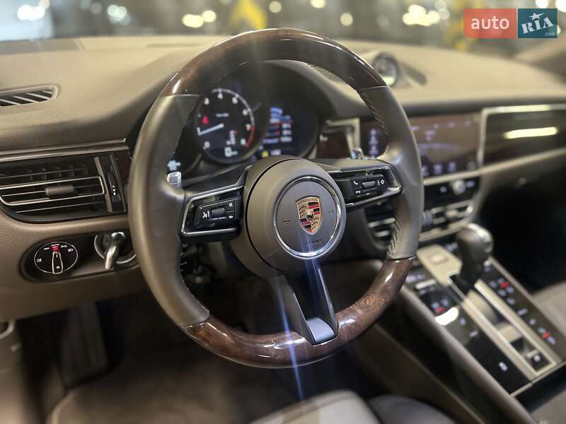 Внедорожник / Кроссовер Porsche Macan 2024 в Киеве