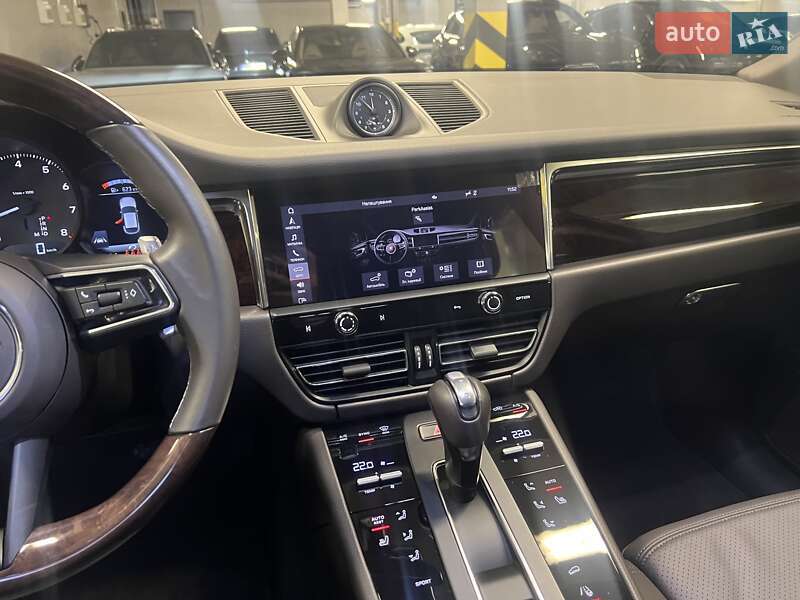Внедорожник / Кроссовер Porsche Macan 2024 в Киеве