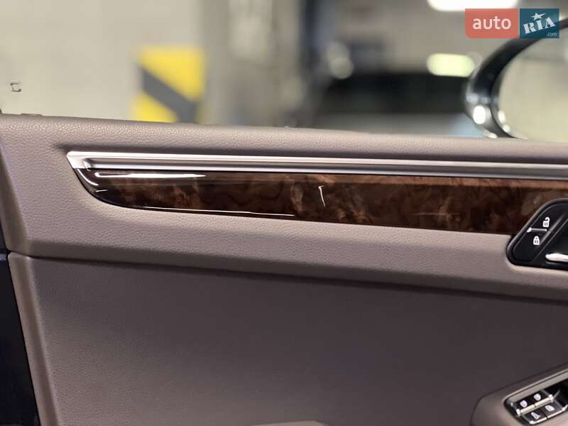 Внедорожник / Кроссовер Porsche Macan 2024 в Киеве