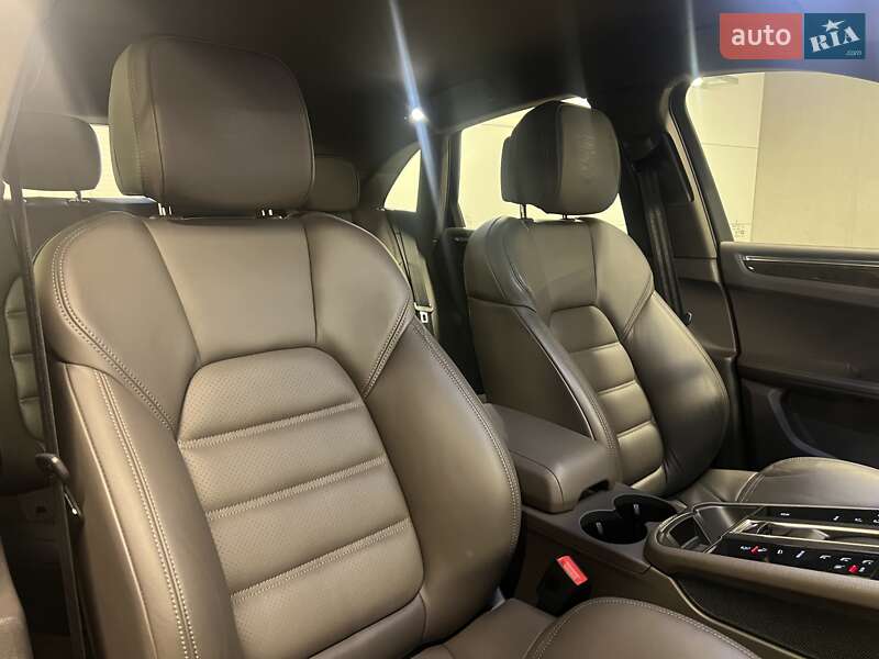 Внедорожник / Кроссовер Porsche Macan 2024 в Киеве