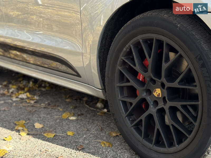 Позашляховик / Кросовер Porsche Macan 2016 в Києві