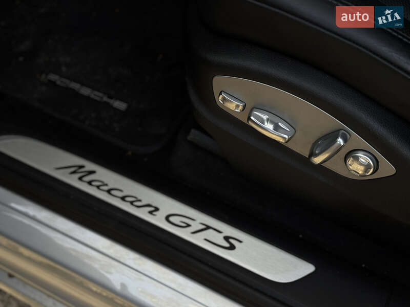 Позашляховик / Кросовер Porsche Macan 2016 в Києві