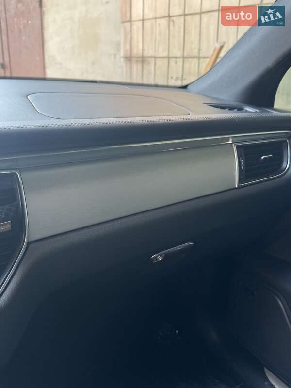 Позашляховик / Кросовер Porsche Macan 2017 в Тернополі