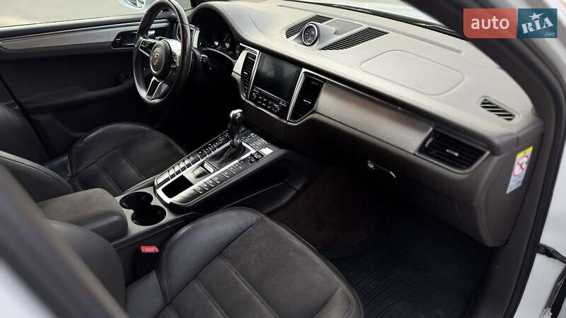 Позашляховик / Кросовер Porsche Macan 2016 в Києві фото 45 Позашляховик / Кросовер Porsche Macan 2016 в Києві