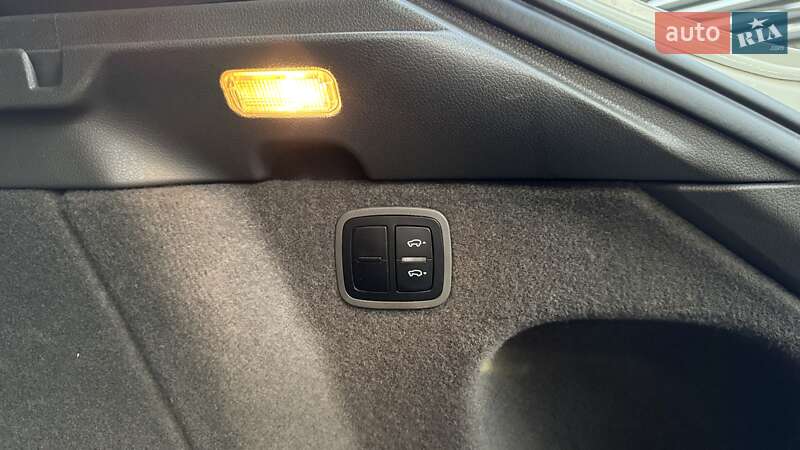 Позашляховик / Кросовер Porsche Macan 2016 в Києві фото 49 Позашляховик / Кросовер Porsche Macan 2016 в Києві