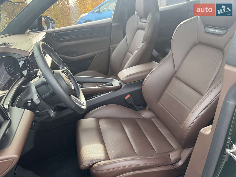 Позашляховик / Кросовер Porsche Macan 2024 в Києві