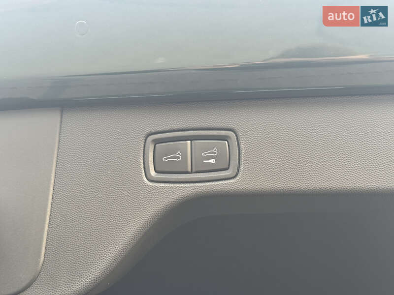 Позашляховик / Кросовер Porsche Macan 2024 в Києві