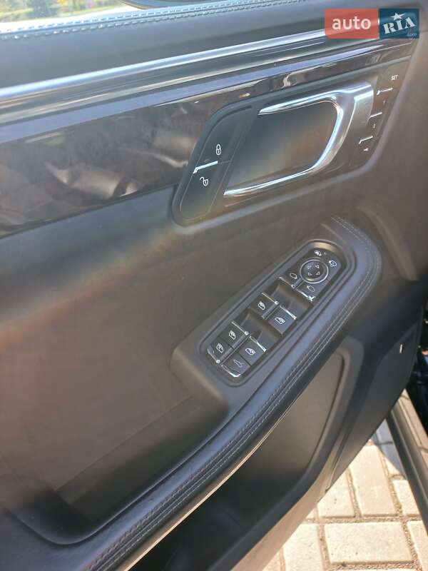 Внедорожник / Кроссовер Porsche Macan 2014 в Запорожье